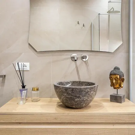 Dimo Luxury 1